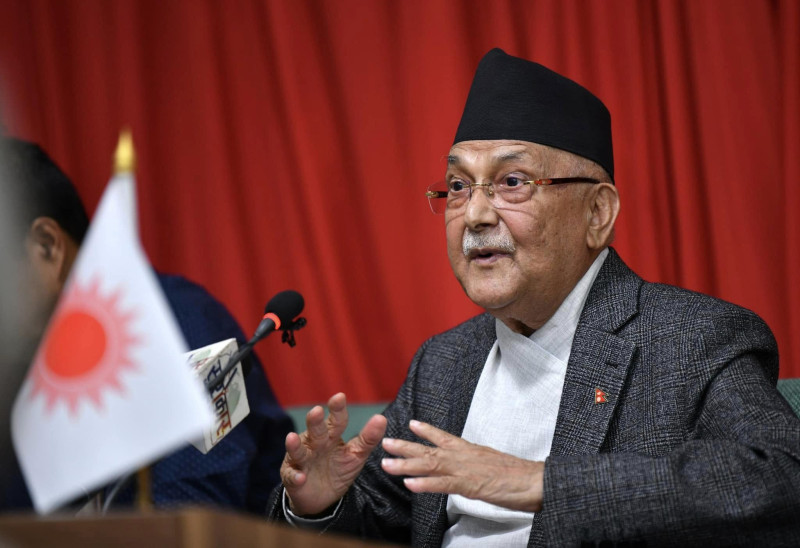 बाँझो जग्गामा फलफूल लगाऔं : ओली  